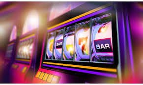 BandarQ table interface on kingxslot showing live dealer, player avatars, and betting controls